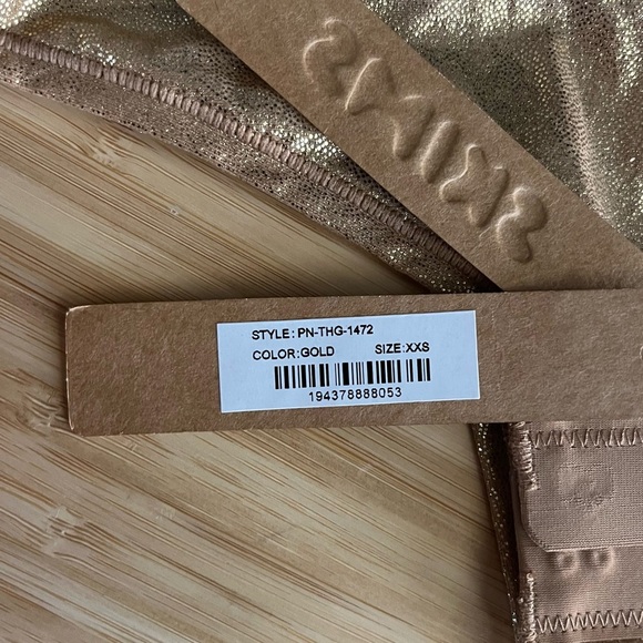 SKIMS Adaptive Thong in Gold NWT Size XXS - Picture 2 of 3